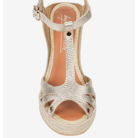 Leather By Bianca Palermo Gold Wedge - Picture 4 of 6